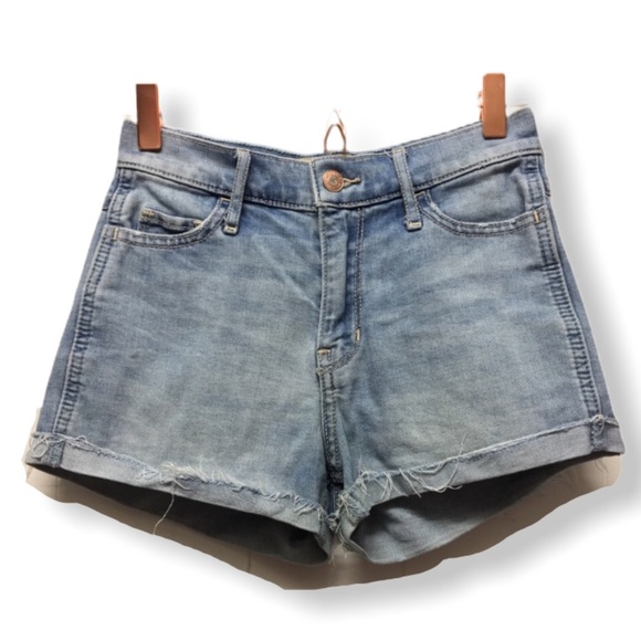 Hollister | High Rise Short-Short Light Wash EUC - Picture 7 of 8
